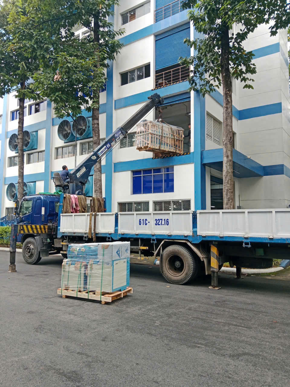 Xe Tải Cầu Bình Dương (1)