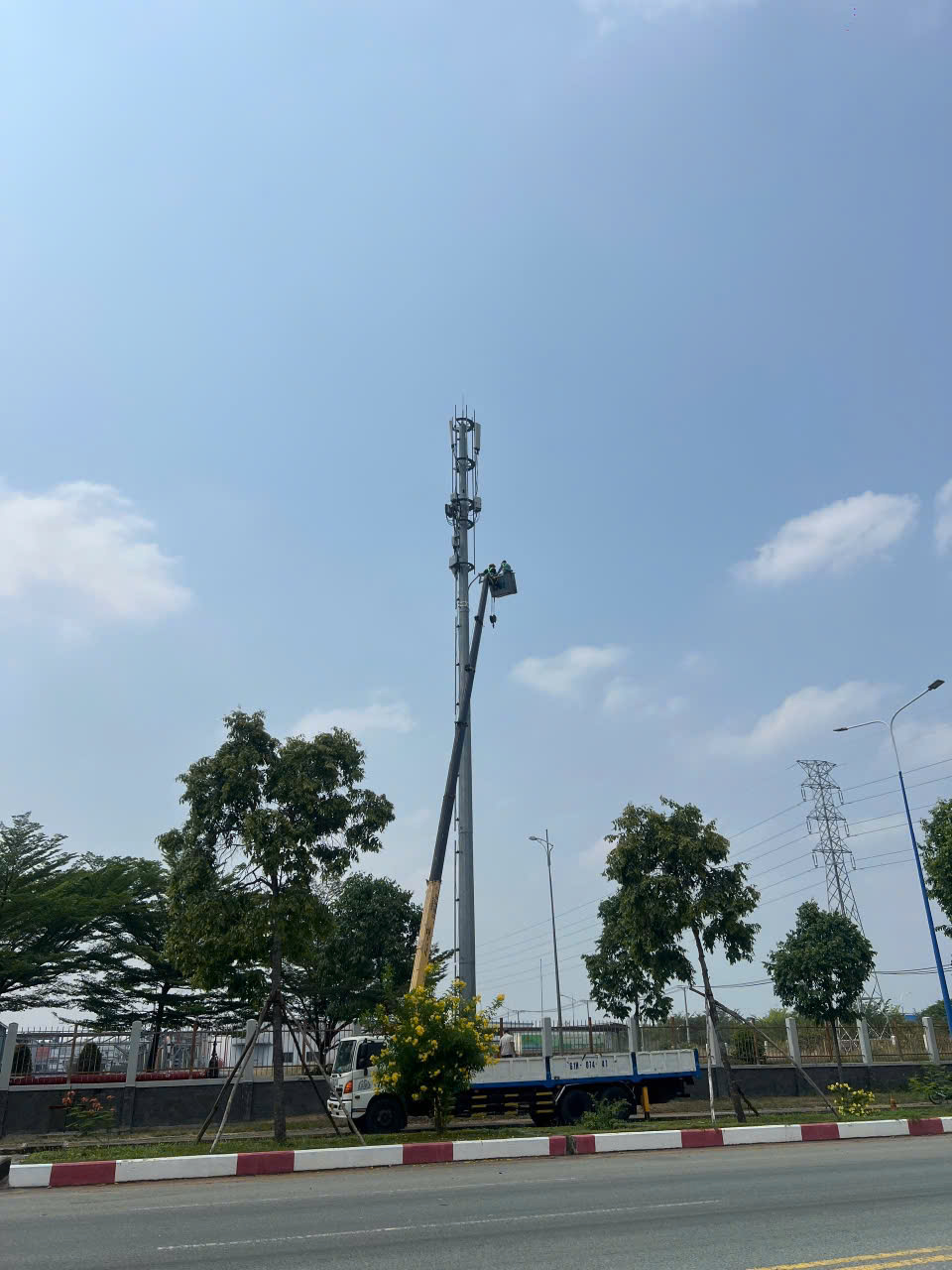 Xe Tải Cầu Bình Dương (7)